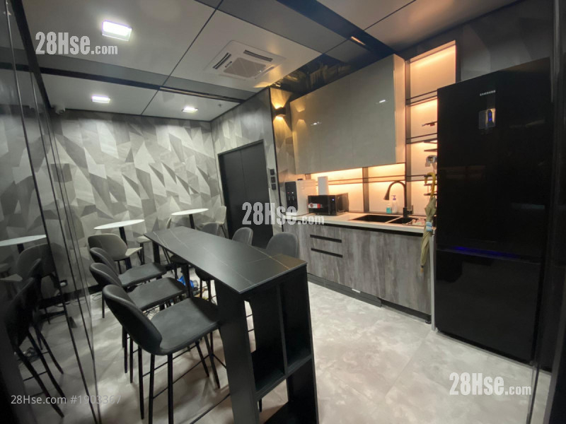 新寧中心 租盤 5+ 房 , 1 廁所 250 平方呎