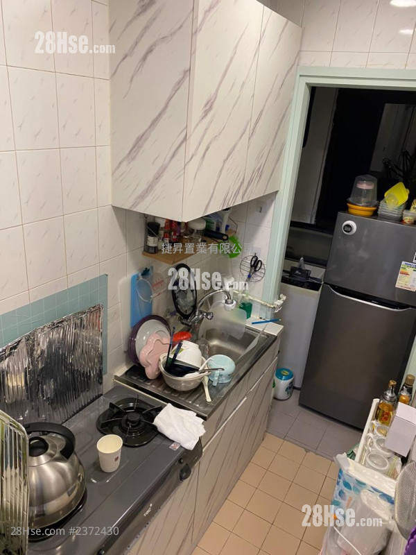 Golden Court Sell 2 Bedrooms , 1 Bathroom 274 ft² Golden Court Sell 2 Bedrooms , 1 Bathroom 274 ft²