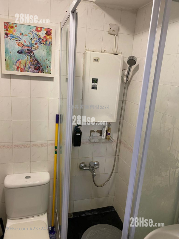 Golden Court Sell 2 Bedrooms , 1 Bathroom 274 ft² Golden Court Sell 2 Bedrooms , 1 Bathroom 274 ft²