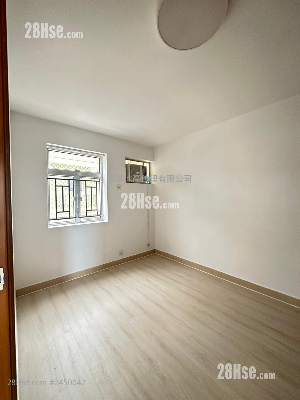 Village House Rental 4 Bedrooms , 3 Bathrooms 1,260 ft² Village House Rental 4 Bedrooms , 3 Bathrooms 1,260 ft²