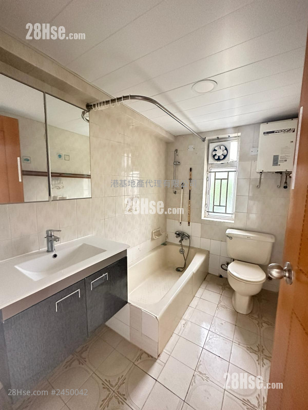 Village House Rental 4 Bedrooms , 3 Bathrooms 1,260 ft² Village House Rental 4 Bedrooms , 3 Bathrooms 1,260 ft²