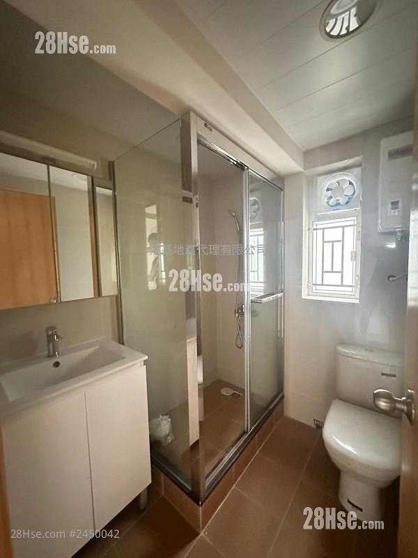 Village House Rental 4 Bedrooms , 3 Bathrooms 1,260 ft² Village House Rental 4 Bedrooms , 3 Bathrooms 1,260 ft²
