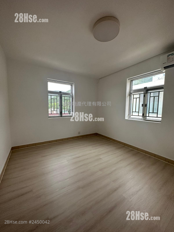 Village House Rental 4 Bedrooms , 3 Bathrooms 1,260 ft² Village House Rental 4 Bedrooms , 3 Bathrooms 1,260 ft²