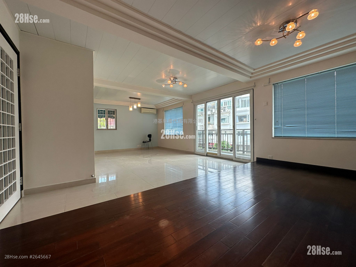Village Rental 4 Bedrooms , 2 Bathrooms 1,170 ft² Village Rental 4 Bedrooms , 2 Bathrooms 1,170 ft²