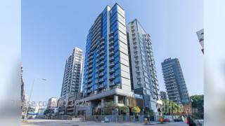 10 La Salle Building: 10 La Salle 瀚名由嘉里發展，位於何文田喇沙利道10號，提供73個單位，實用面積298至1,990平方呎，間隔為1房、3房連套房及儲物室、4房連4套房及儲物室。