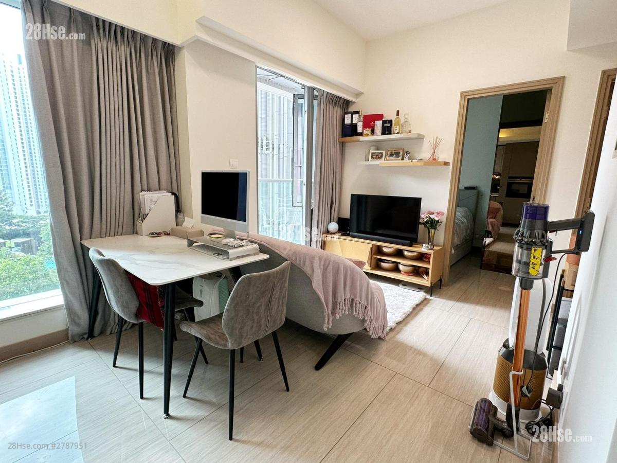 Cullinan West Sell 1 Bedroom , 1 Bathroom 371 ft² Cullinan West Sell 1 Bedroom , 1 Bathroom 371 ft²