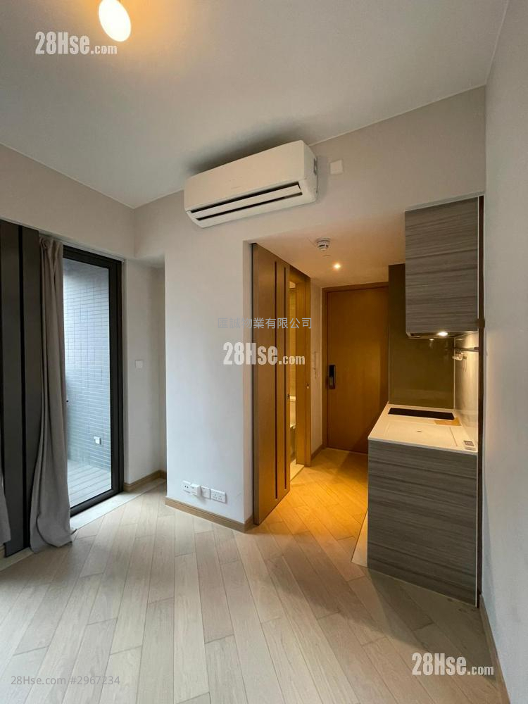 Axis Sell Studio , 1 Bathroom 204 ft² Axis Sell Studio , 1 Bathroom 204 ft²