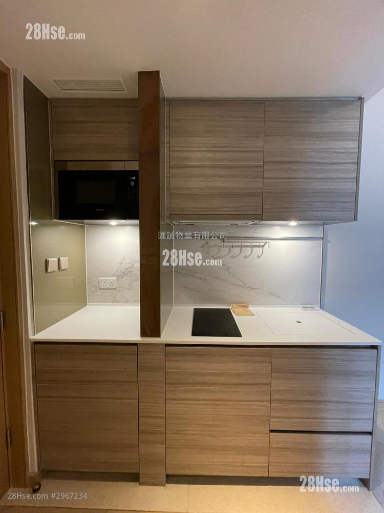 Axis Sell Studio , 1 Bathroom 204 ft² Axis Sell Studio , 1 Bathroom 204 ft²
