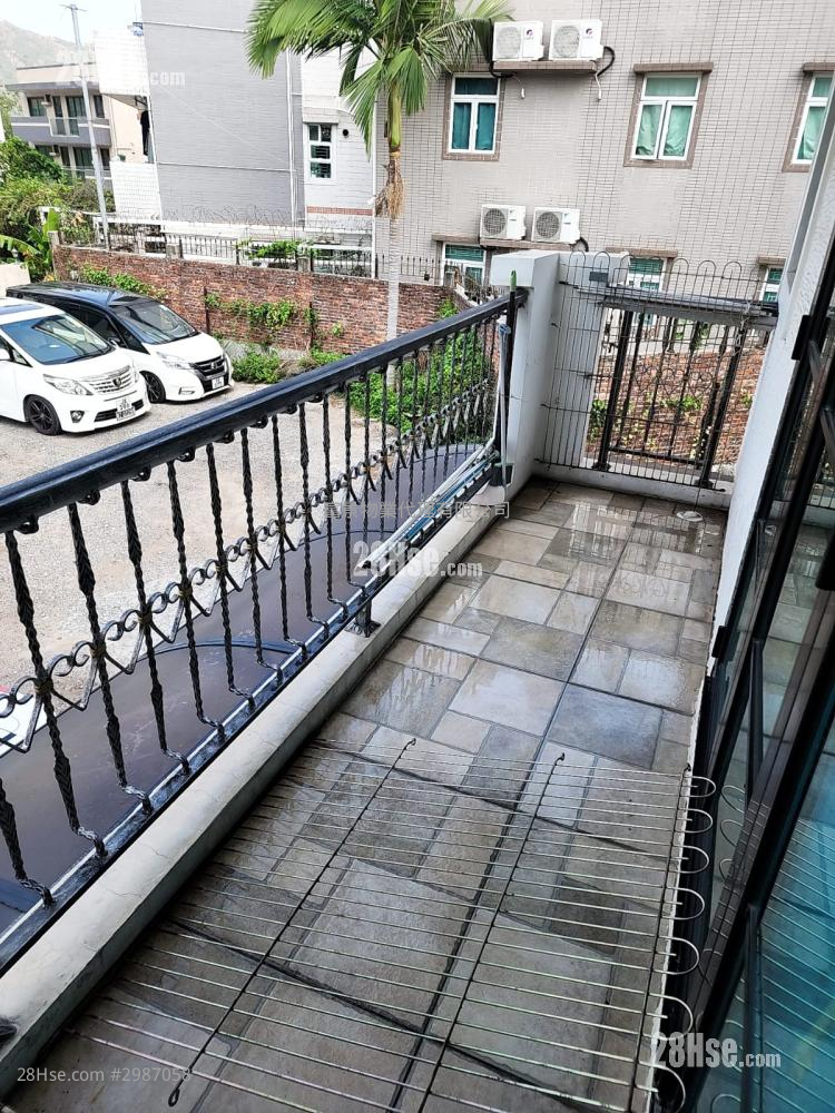 Village Sell 3 Bedrooms , 2 Bathrooms 653 ft² Village Sell 3 Bedrooms , 2 Bathrooms 653 ft²