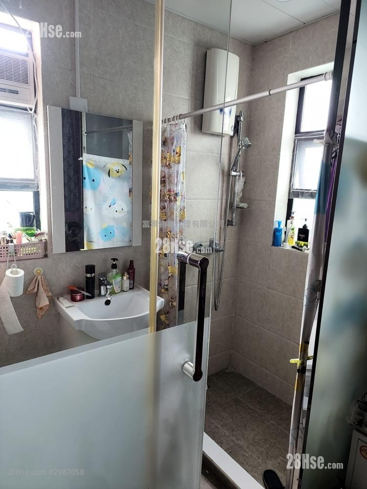 Village Sell 3 Bedrooms , 2 Bathrooms 653 ft² Village Sell 3 Bedrooms , 2 Bathrooms 653 ft²