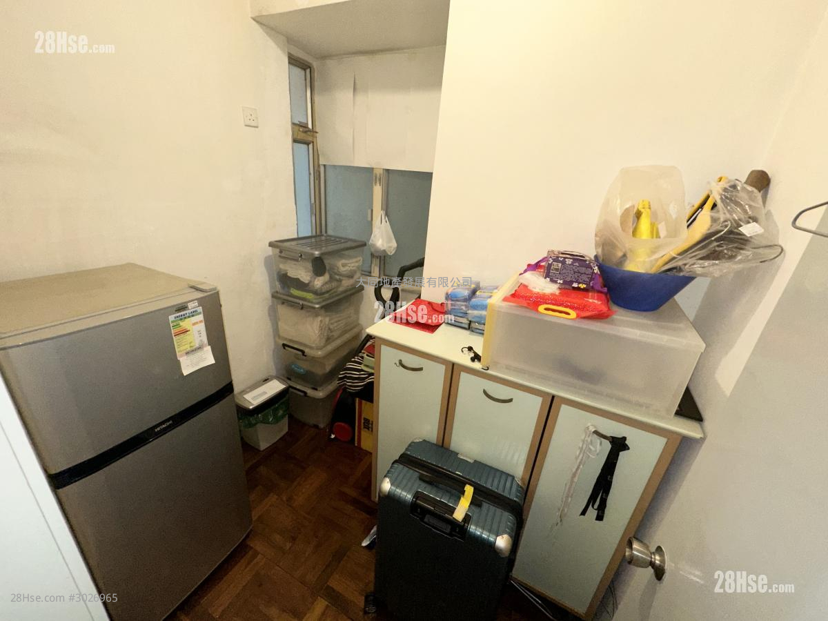 Wah Fat Mansion Sell 3 Bedrooms , 1 Bathroom 349 ft² Wah Fat Mansion Sell 3 Bedrooms , 1 Bathroom 349 ft²