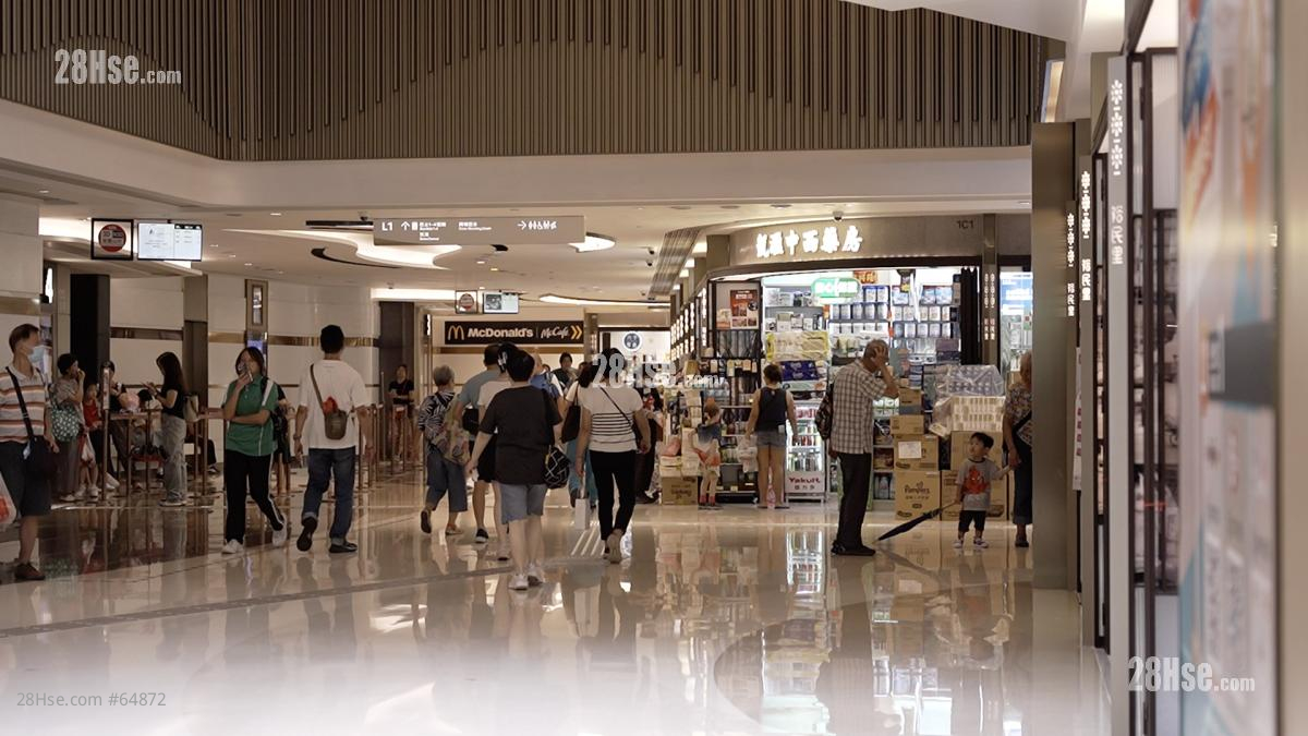 裕民坊規模不大,餐飲食肆數量不多。