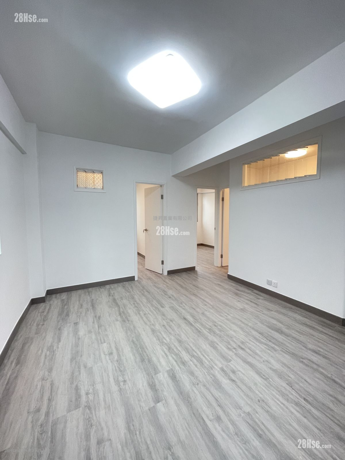Kwong Yiu Mansion  Sell 3 Bedrooms , 1 Bathroom 574 ft² Kwong Yiu Mansion  Sell 3 Bedrooms , 1 Bathroom 574 ft²