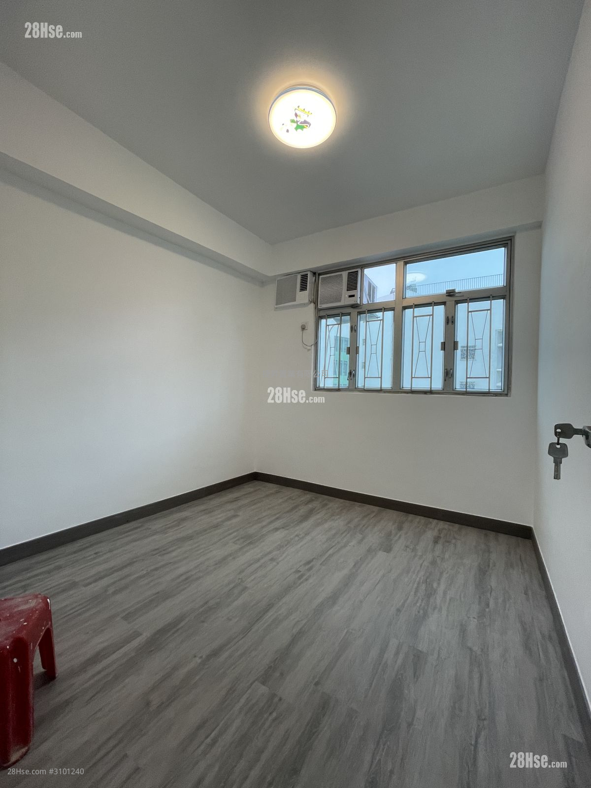 Kwong Yiu Mansion  Sell 3 Bedrooms , 1 Bathroom 574 ft² Kwong Yiu Mansion  Sell 3 Bedrooms , 1 Bathroom 574 ft²