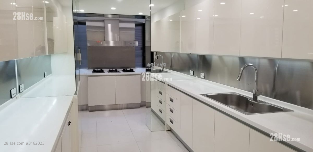 Estoril Court Sell 5,776 ft²