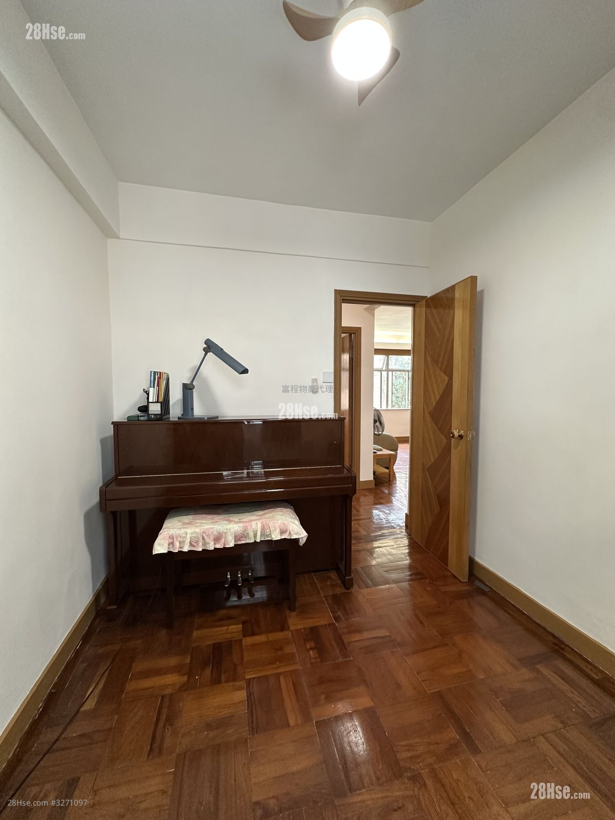 卓雅花園 售盤 3 房 , 2 浴室 750 平方呎 卓雅花園 售盤 3 房 , 2 浴室 750 平方呎