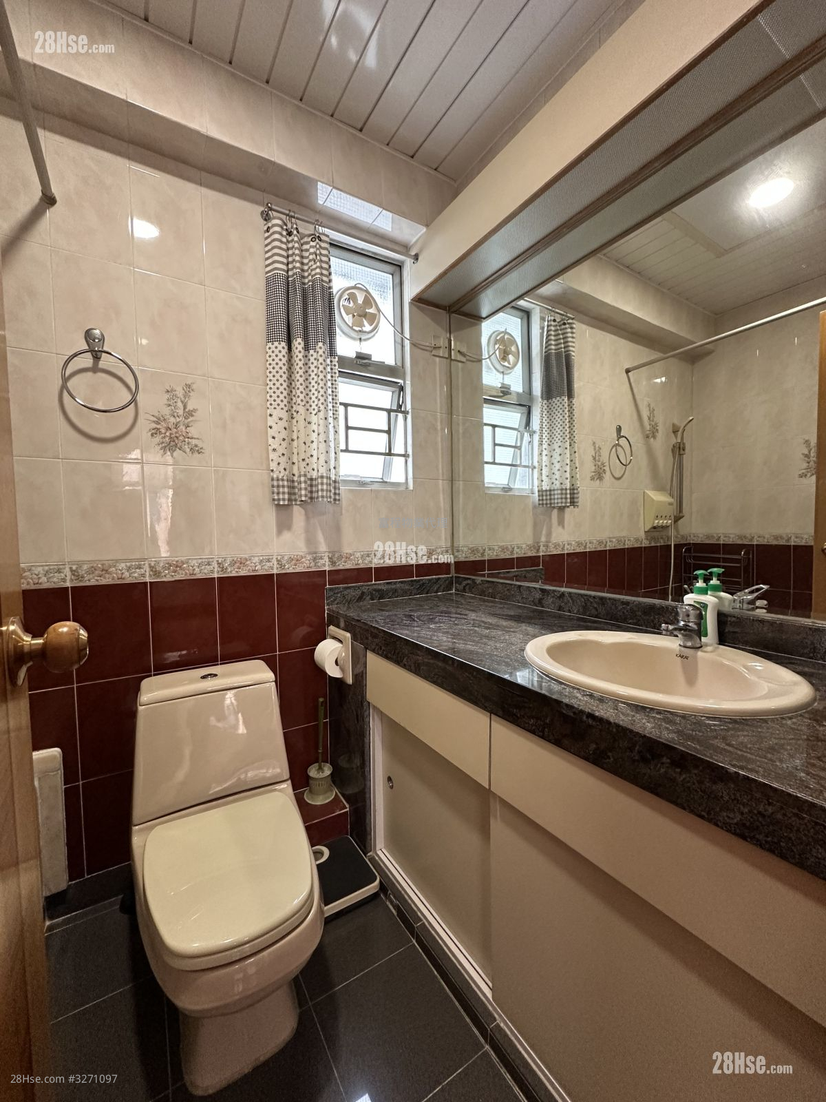 卓雅花園 售盤 3 房 , 2 浴室 750 平方呎 卓雅花園 售盤 3 房 , 2 浴室 750 平方呎