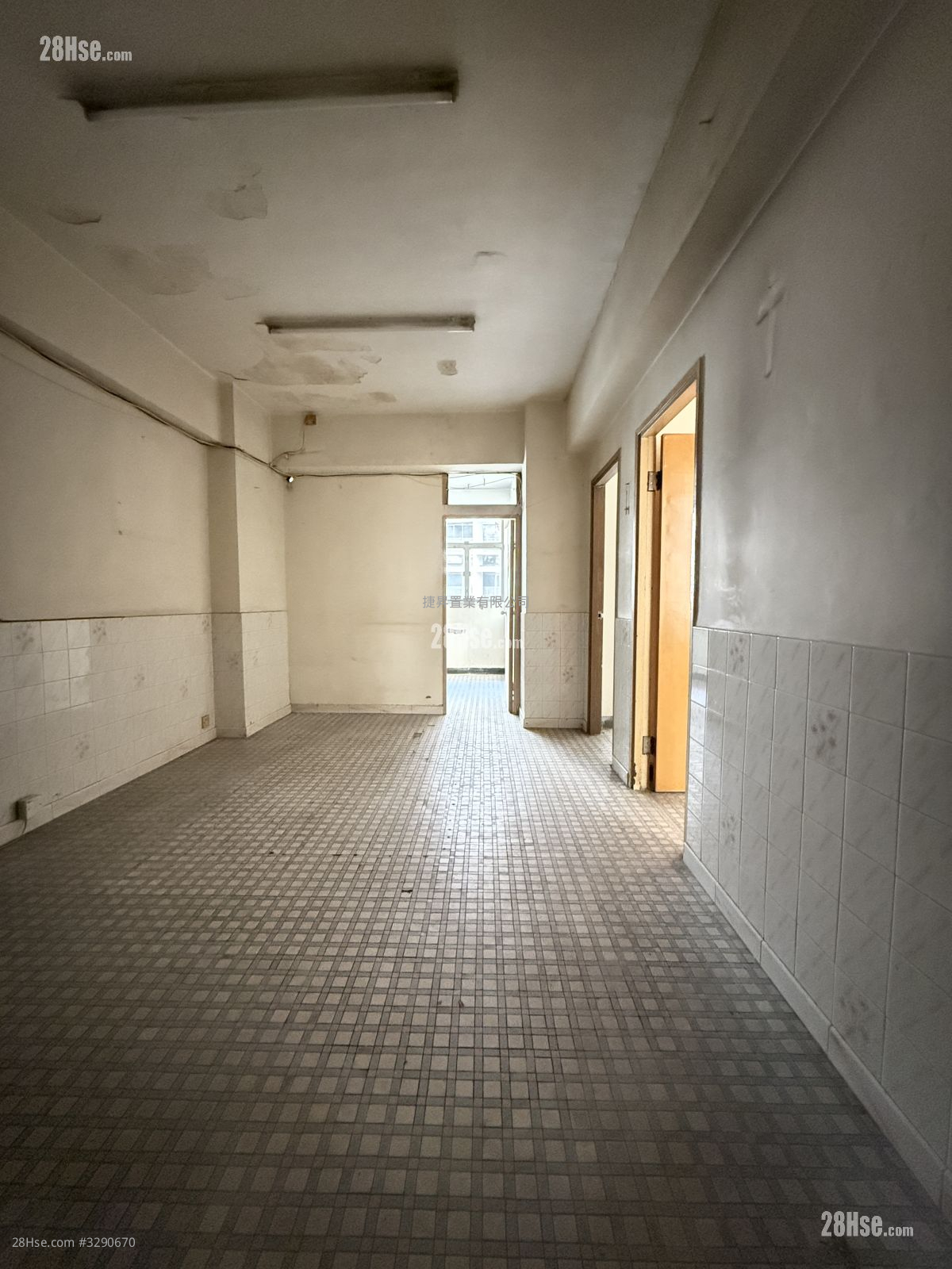 Kwong Yiu Mansion  Sell 3 Bedrooms , 1 Bathroom 601 ft²