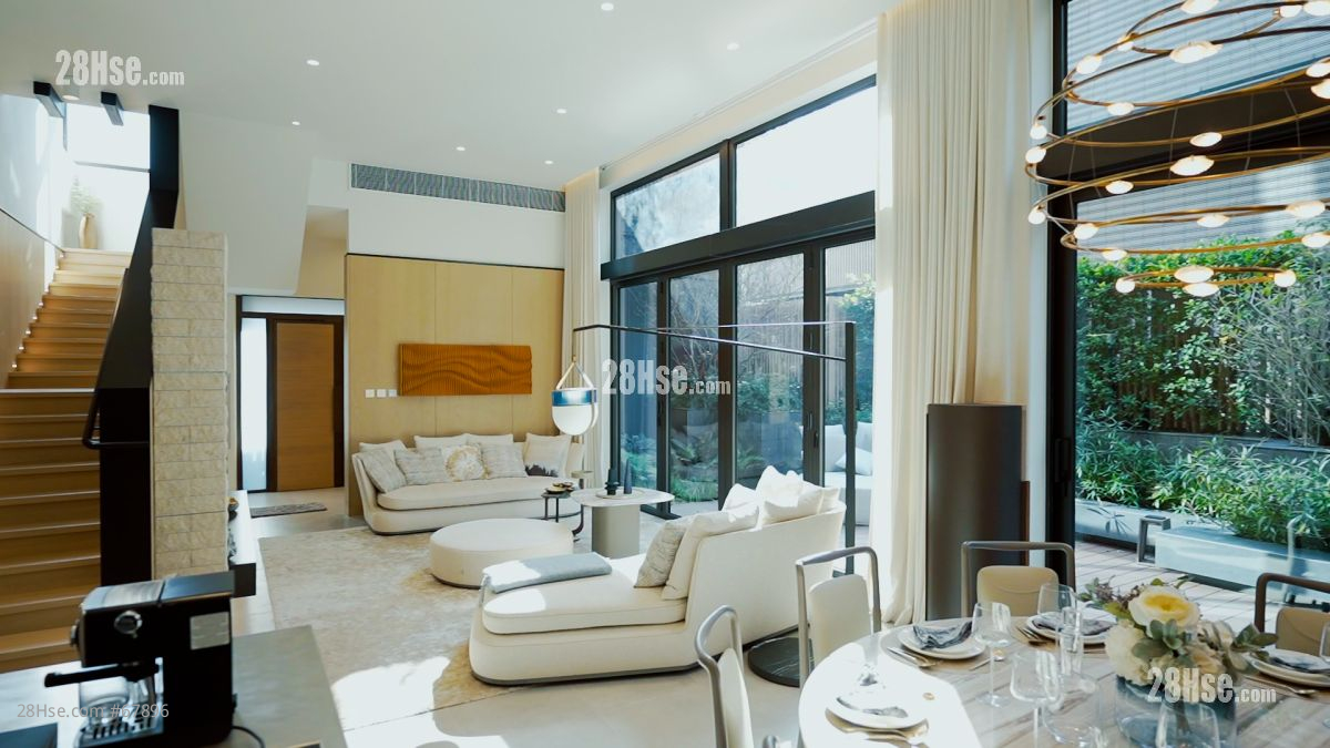 地下為客飯廳,有約603平方呎,是一個比較長形的格局。