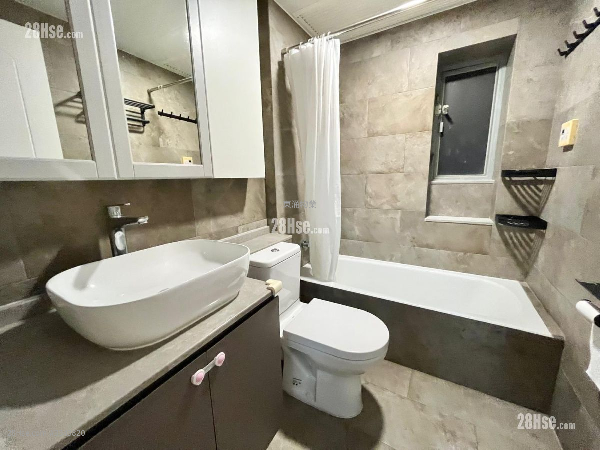 藍天海岸 售盤 3 房 , 2 浴室 781 平方呎 藍天海岸 售盤 3 房 , 2 浴室 781 平方呎