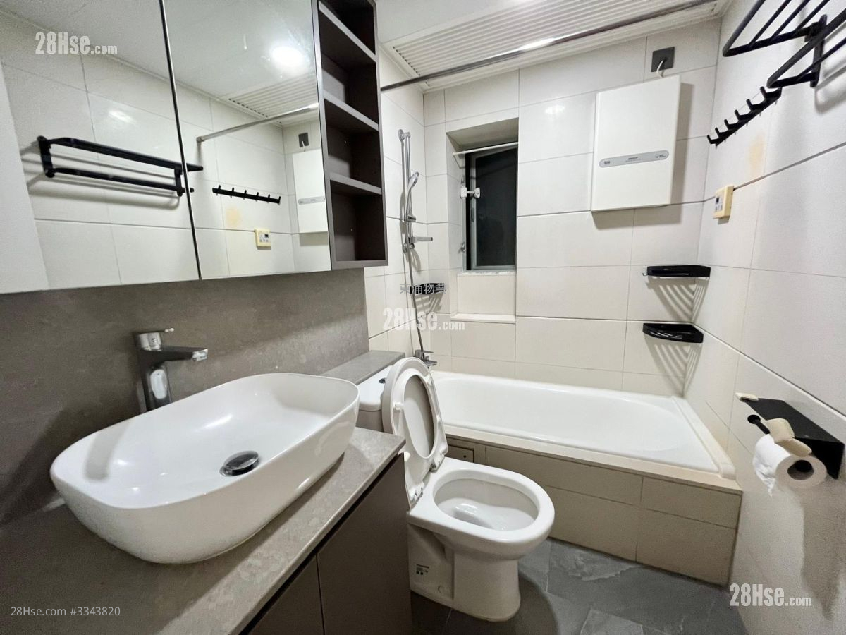 藍天海岸 售盤 3 房 , 2 浴室 781 平方呎 藍天海岸 售盤 3 房 , 2 浴室 781 平方呎