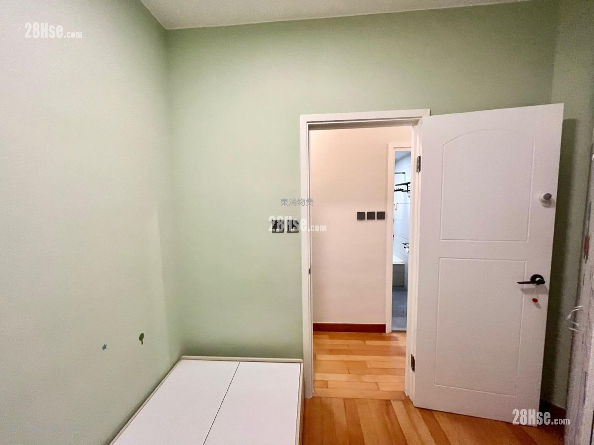 藍天海岸 售盤 3 房 , 2 浴室 781 平方呎 藍天海岸 售盤 3 房 , 2 浴室 781 平方呎