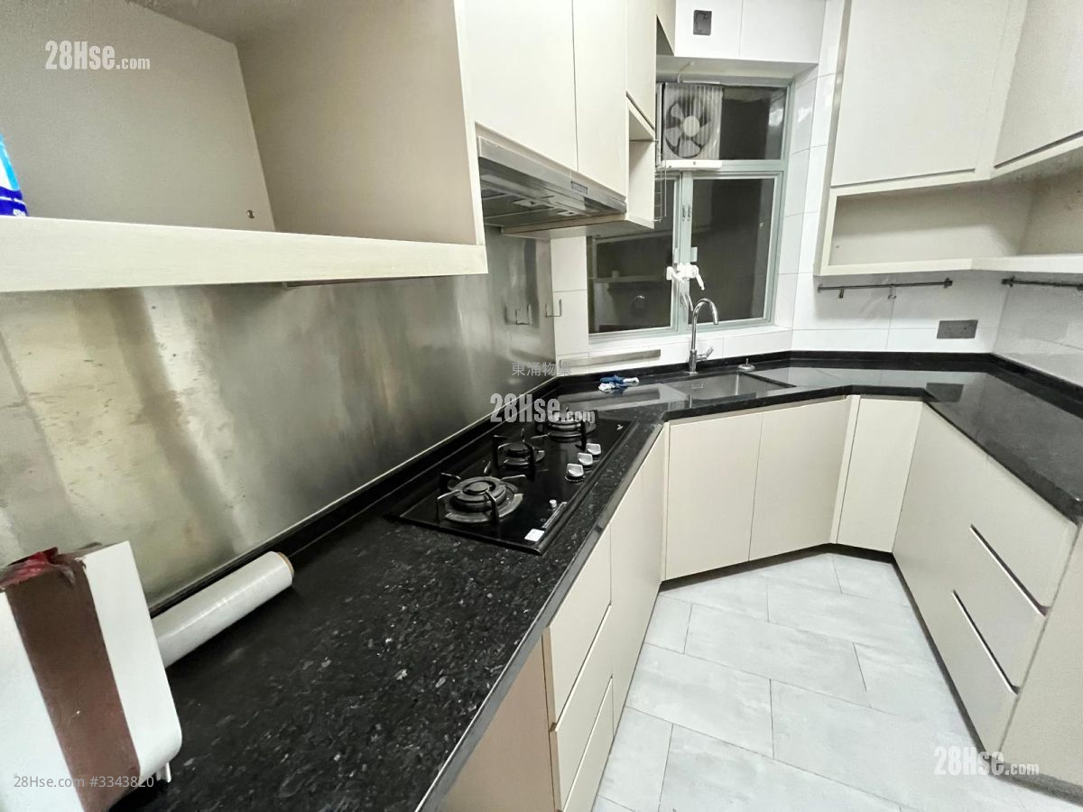 藍天海岸 售盤 3 房 , 2 浴室 781 平方呎 藍天海岸 售盤 3 房 , 2 浴室 781 平方呎