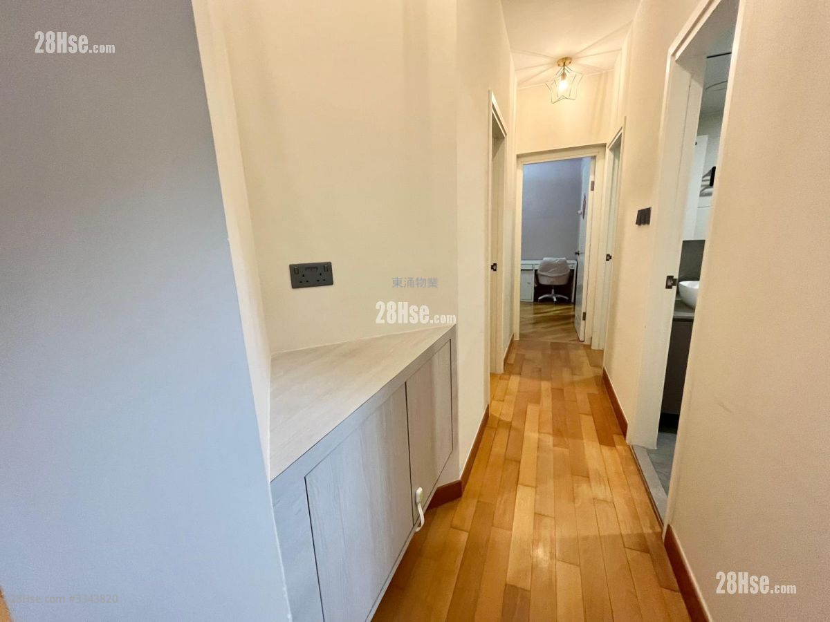 藍天海岸 售盤 3 房 , 2 浴室 781 平方呎 藍天海岸 售盤 3 房 , 2 浴室 781 平方呎