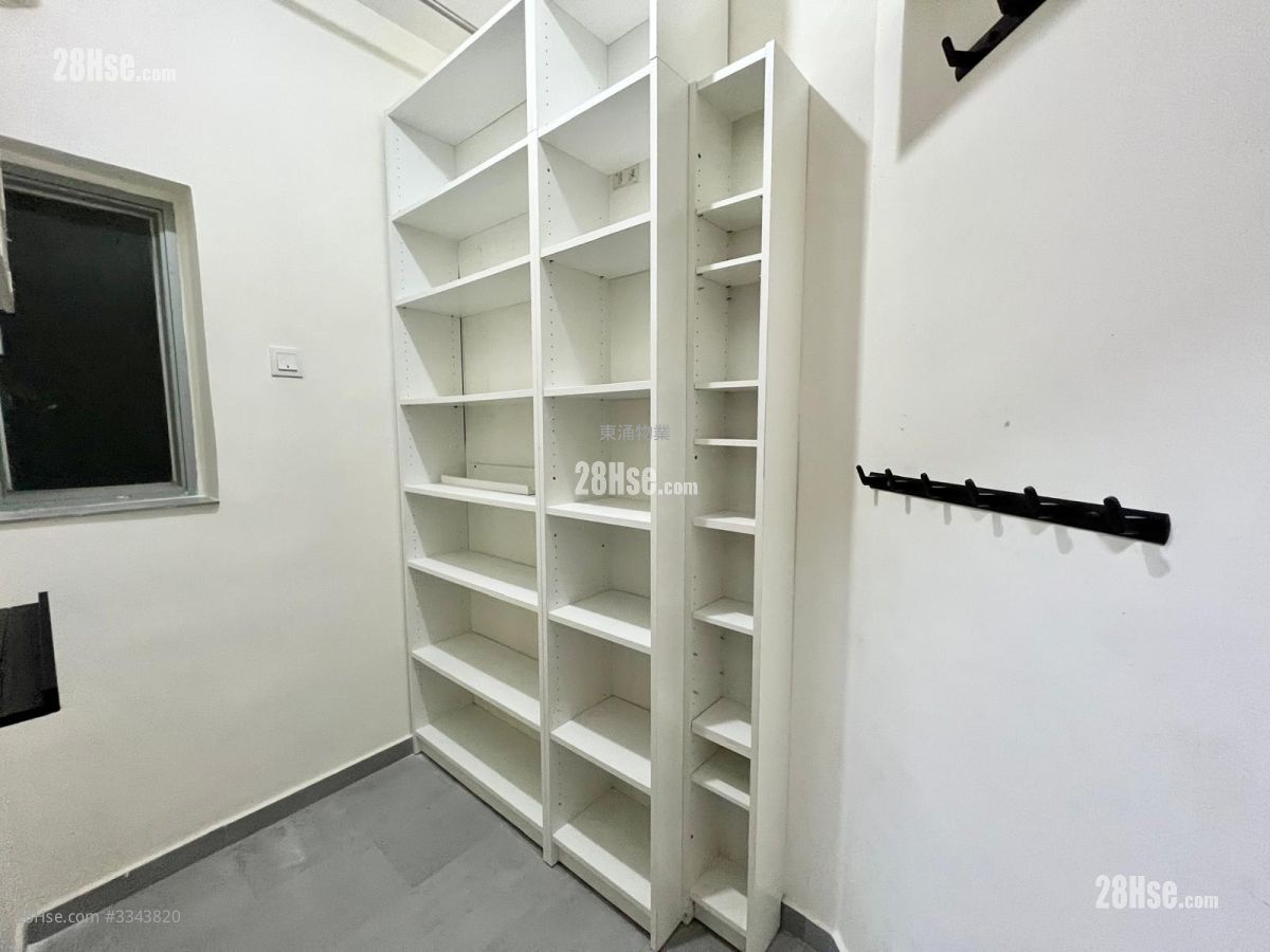 藍天海岸 售盤 3 房 , 2 浴室 781 平方呎 藍天海岸 售盤 3 房 , 2 浴室 781 平方呎