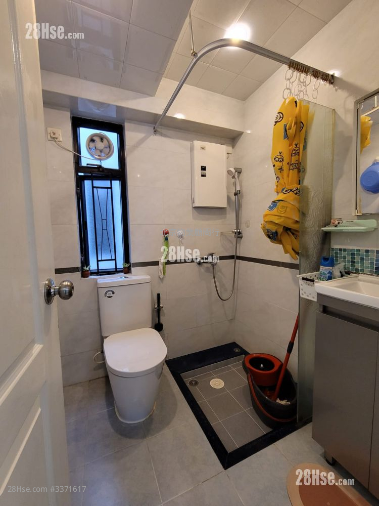Kornhill Sell 3 Bedrooms , 2 Bathrooms 947 ft² Kornhill Sell 3 Bedrooms , 2 Bathrooms 947 ft²