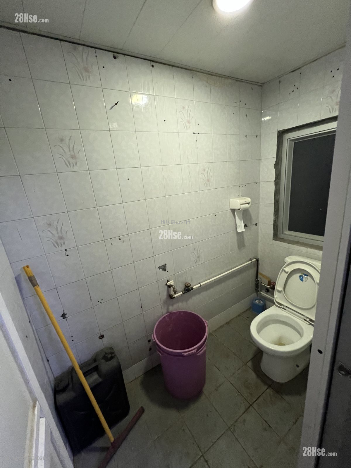 Yee Kuk Industrial Centre Rental 1,261 ft² Yee Kuk Industrial Centre Rental 1,261 ft²