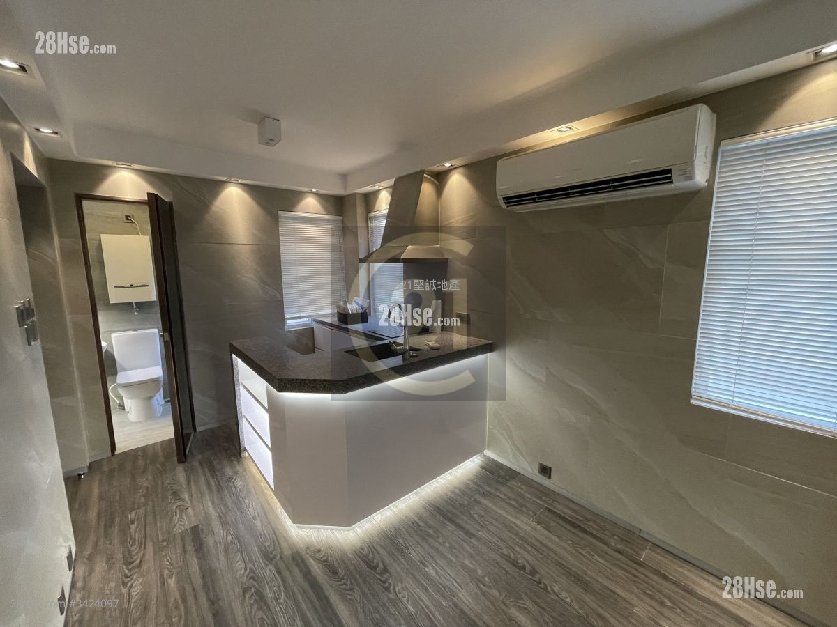 Mannie Garden Sell Studio , 1 Bathroom 203 ft² Mannie Garden Sell Studio , 1 Bathroom 203 ft²