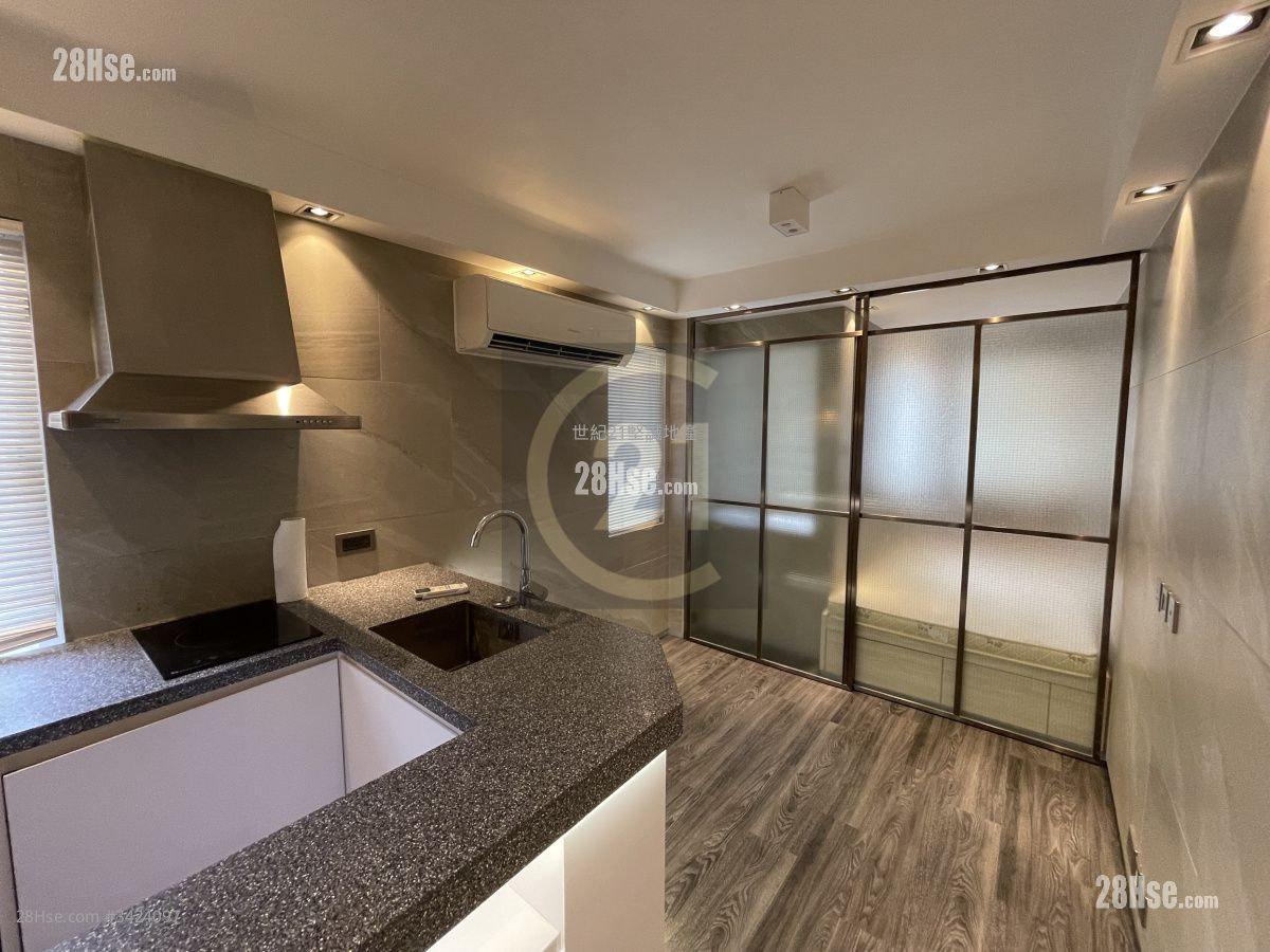 Mannie Garden Sell Studio , 1 Bathroom 203 ft² Mannie Garden Sell Studio , 1 Bathroom 203 ft²