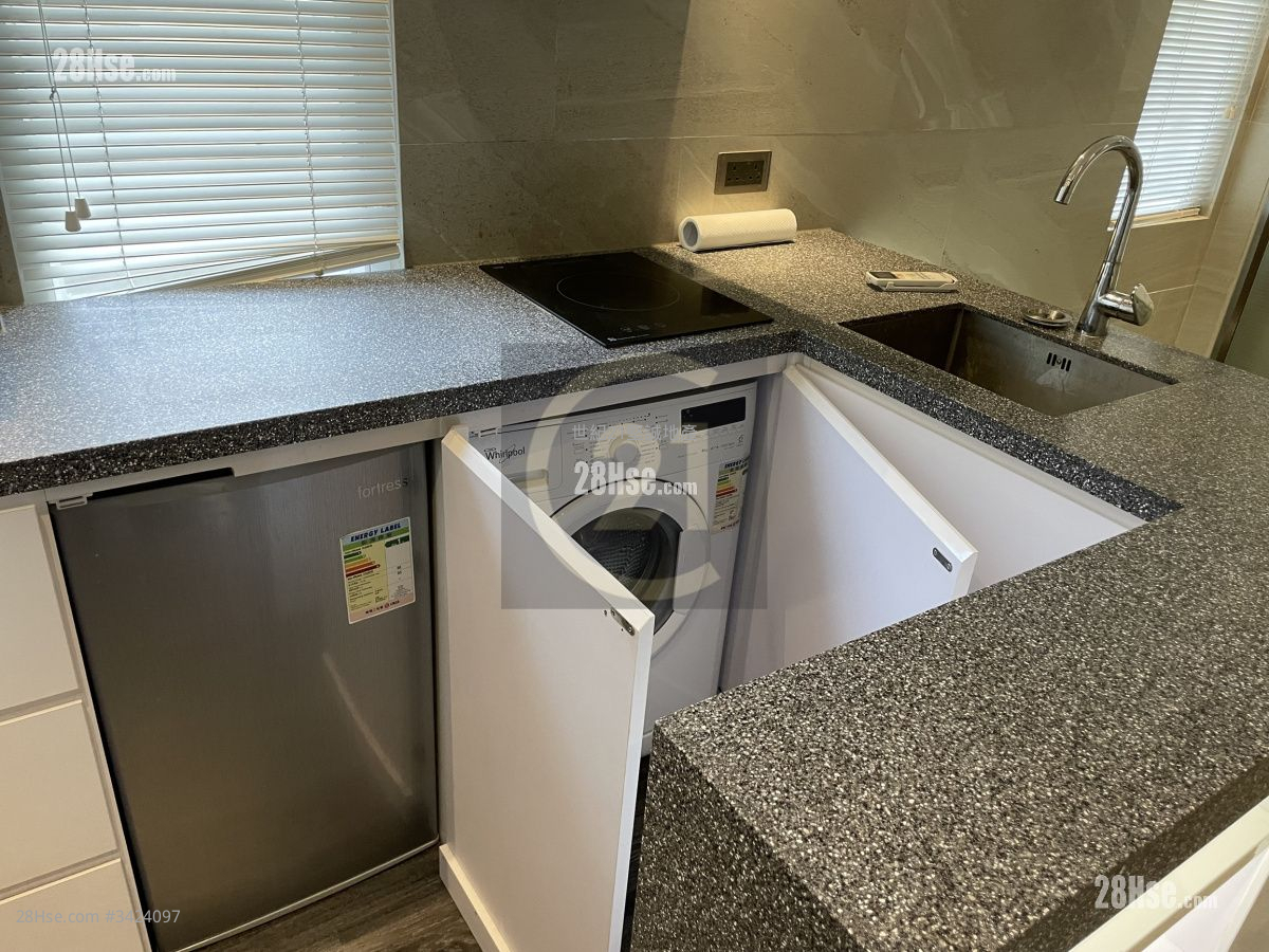 Mannie Garden Sell Studio , 1 Bathroom 203 ft² Mannie Garden Sell Studio , 1 Bathroom 203 ft²