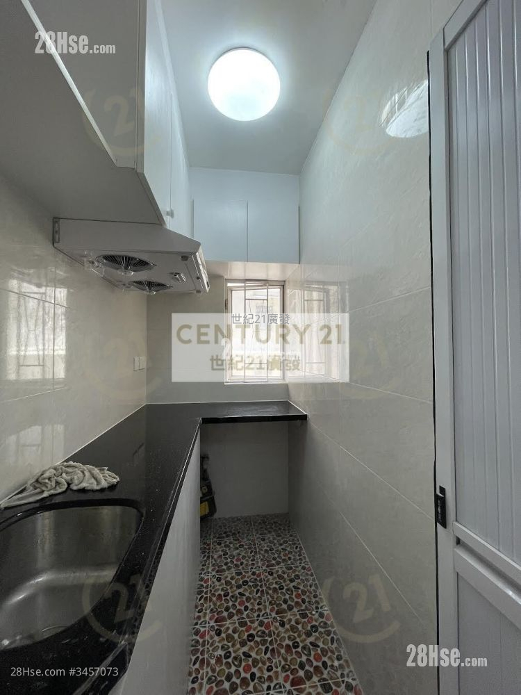 單幢樓房 售盤 2 房 , 1 浴室 285 平方呎 單幢樓房 售盤 2 房 , 1 浴室 285 平方呎