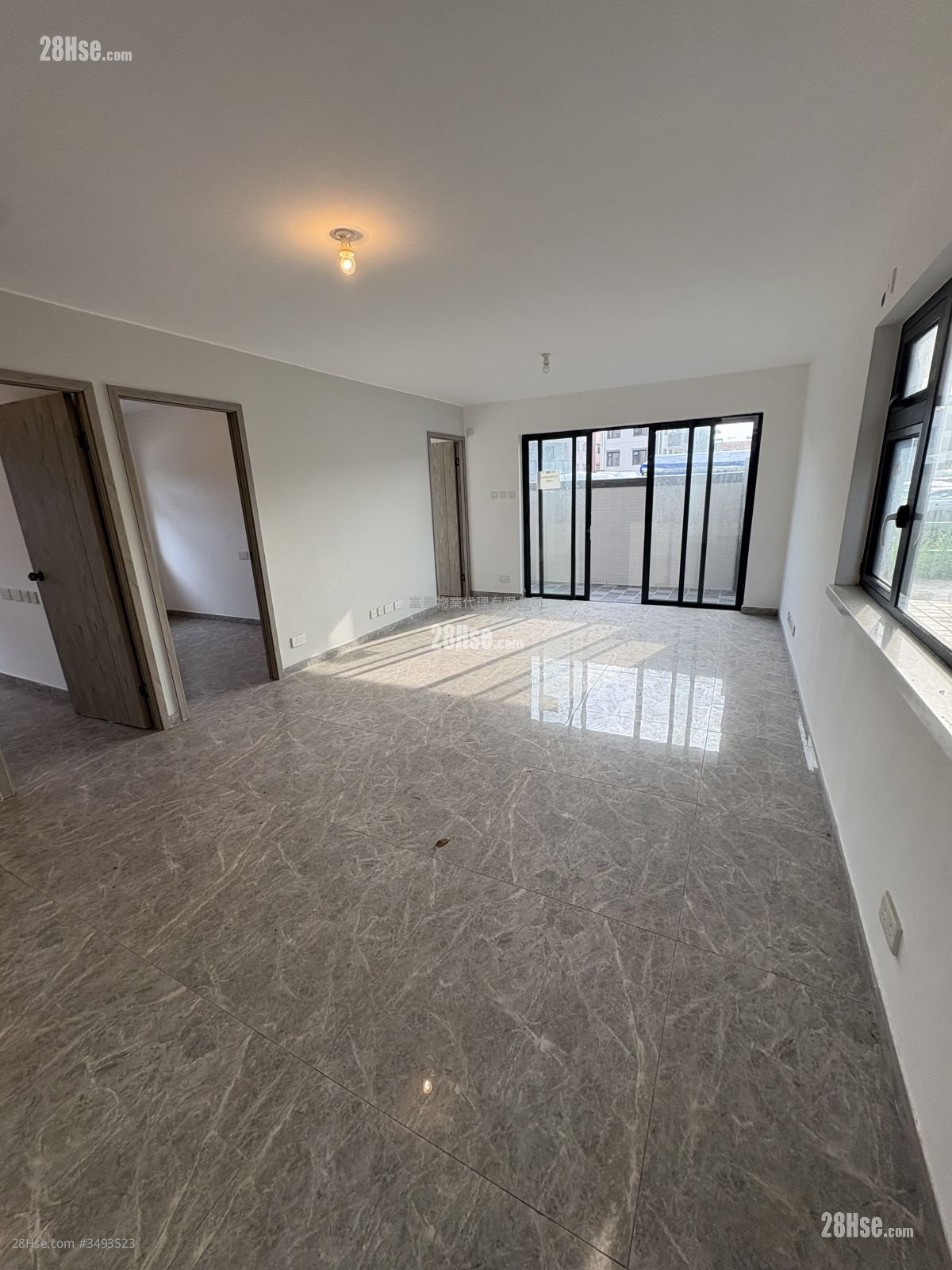 Lung Kwu Tan Sell 3 Bedrooms , 1 Bathroom 653 ft²