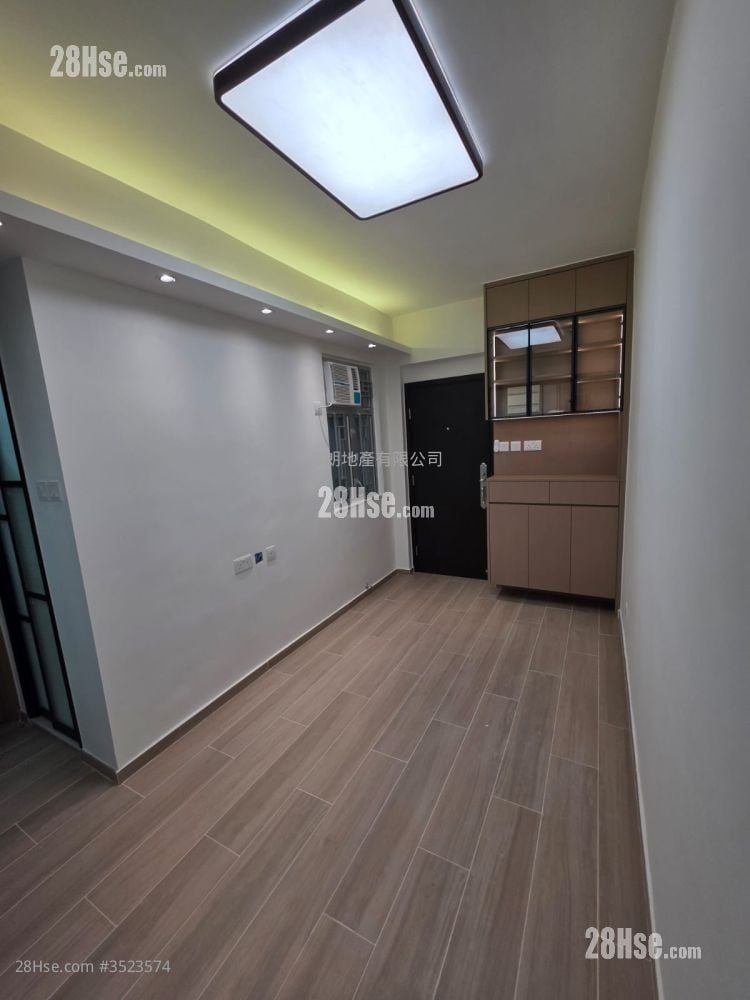 Ho King Building Sell 2 Bedrooms , 1 Bathroom 295 ft²