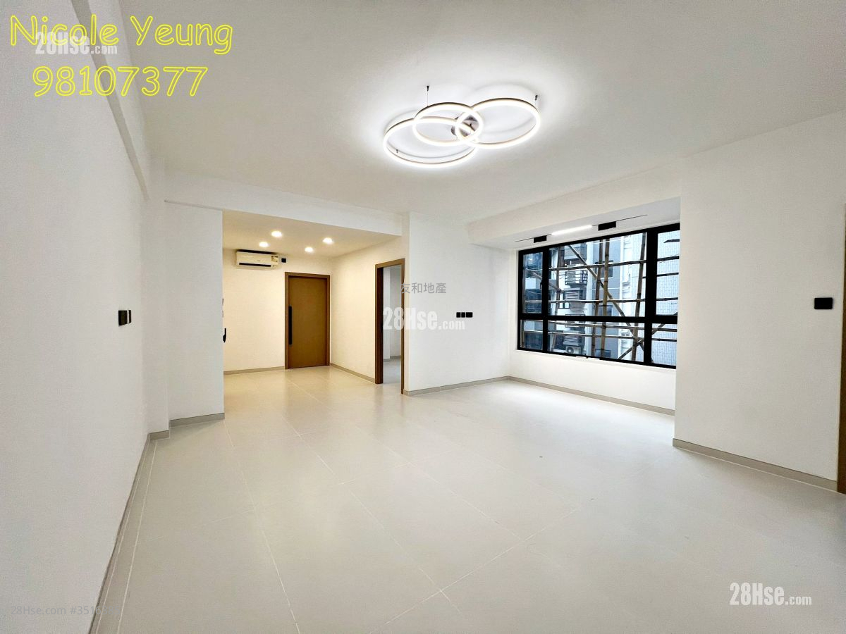 La Salle Building Sell 3 Bedrooms , 2 Bathrooms 989 ft²