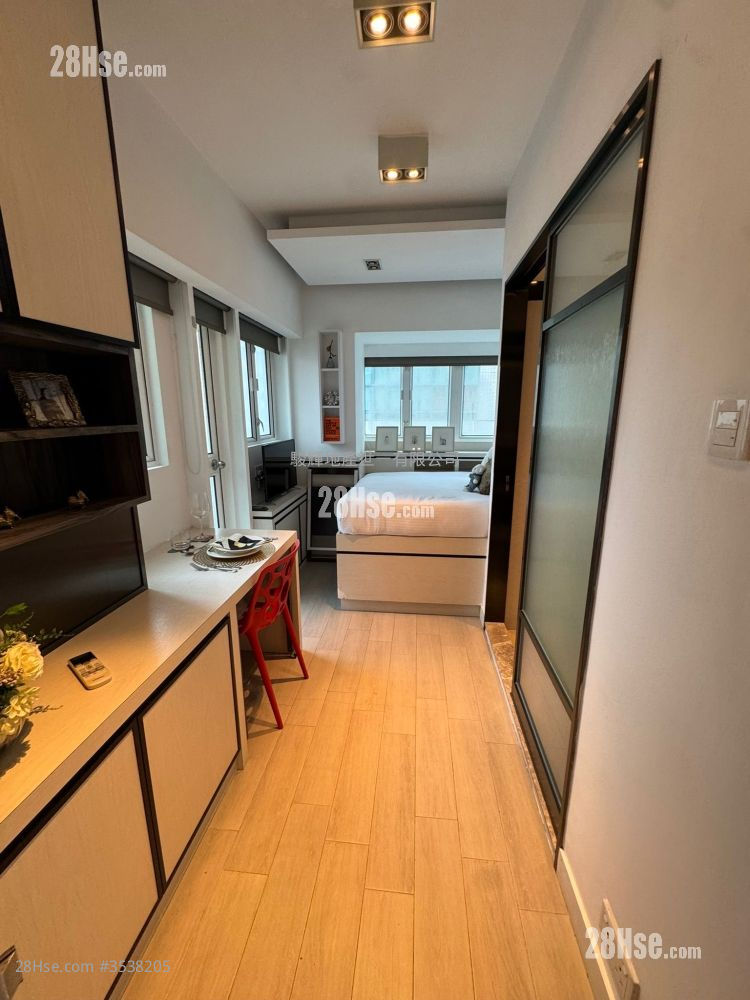 The Lodge Rental Studio , 1 Bathroom 213 ft²