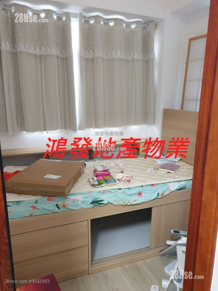 Kam Lai Court Sell 2 Bedrooms , 1 Bathroom 268 ft²