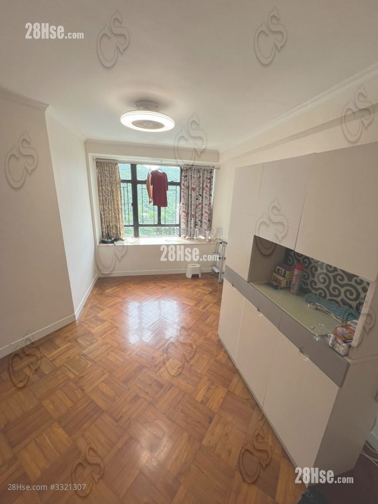 Kornhill Sell 2 Bedrooms , 1 Bathroom 526 ft²