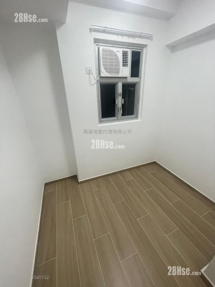 Golden Crown Court Rental 1 Bedroom , 1 Bathroom 130 ft²
