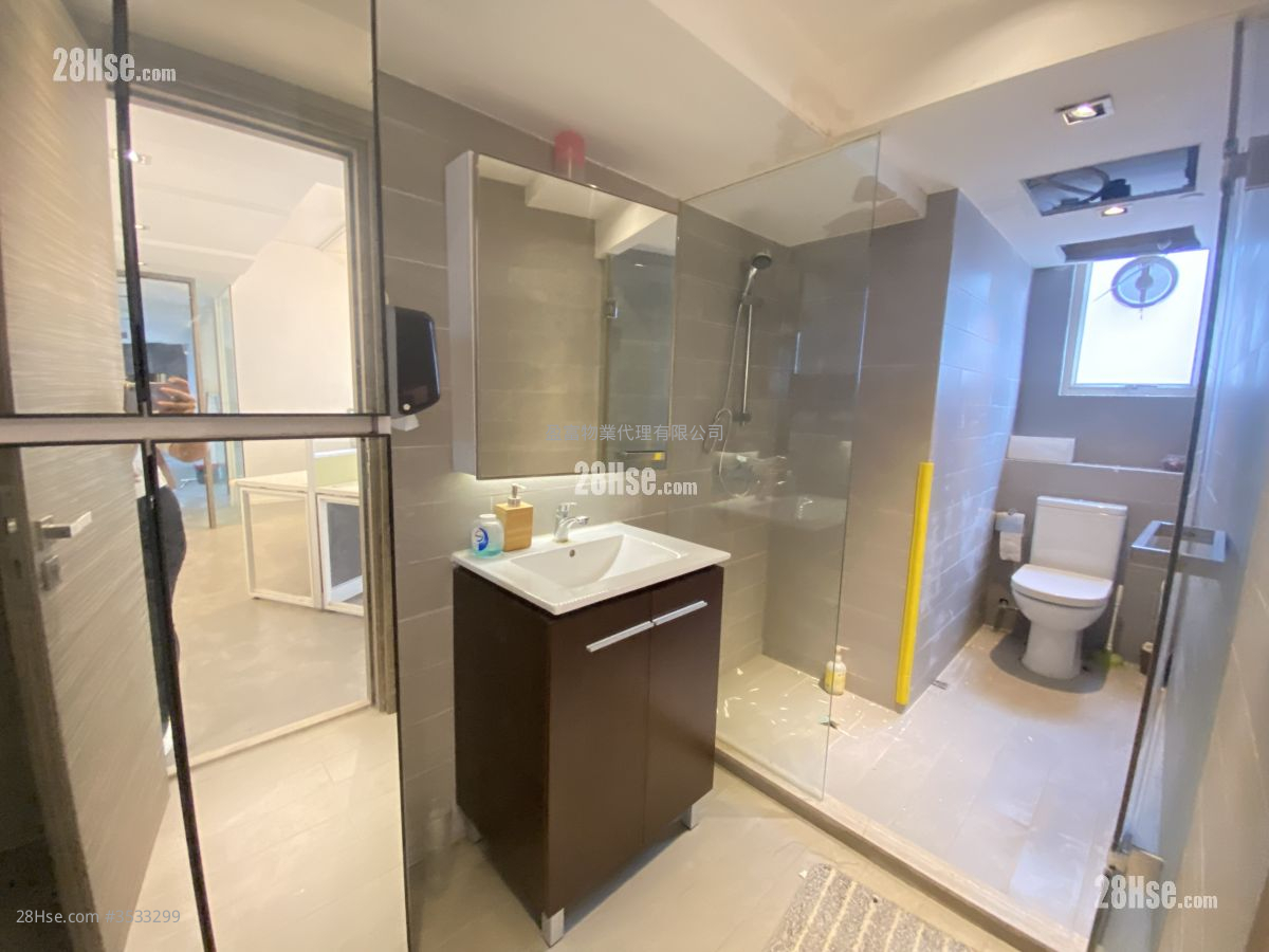 Pan Asia Centre Rental 4 Bedrooms , 2 Toilets Pan Asia Centre Rental 4 Bedrooms , 2 Toilets