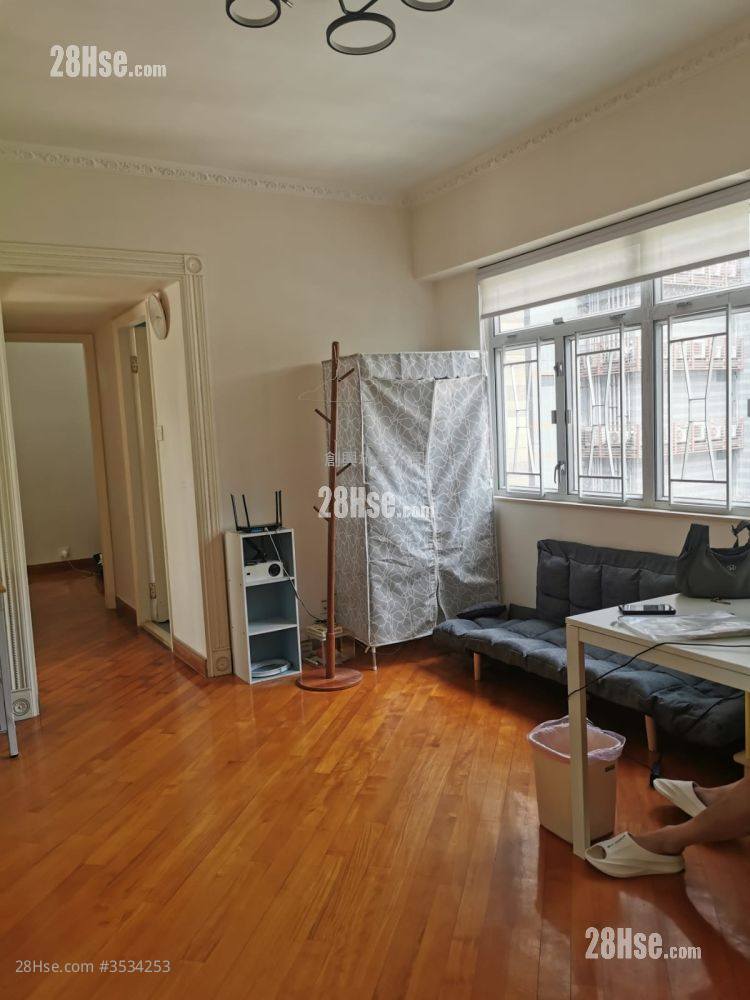 Man Kwong Court Rental 2 Bedrooms 481 ft²