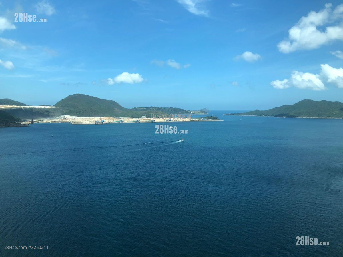 Island Resort Sell 3 Bedrooms , 2 Bathrooms 811 ft²