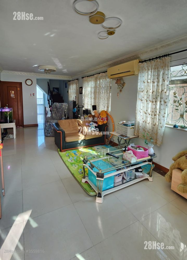 近市区村屋 售盘 3 房 , 2 浴室 近市区村屋 售盘 3 房 , 2 浴室