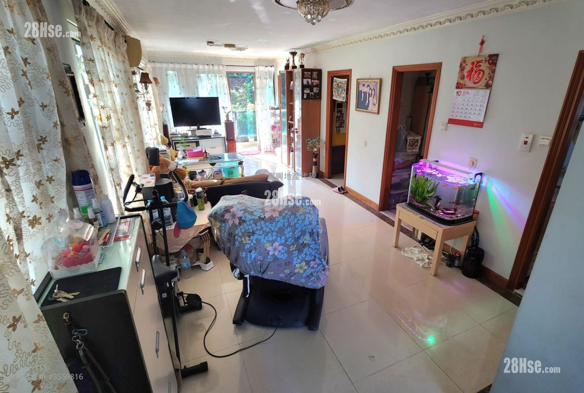 近市区村屋 售盘 3 房 , 2 浴室 近市区村屋 售盘 3 房 , 2 浴室