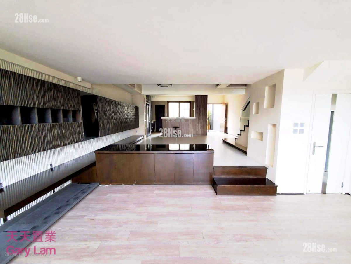 Silver Strand Lodge Rental 3 Bedrooms , 3 Bathrooms 1,893 ft² Silver Strand Lodge Rental 3 Bedrooms , 3 Bathrooms 1,893 ft²