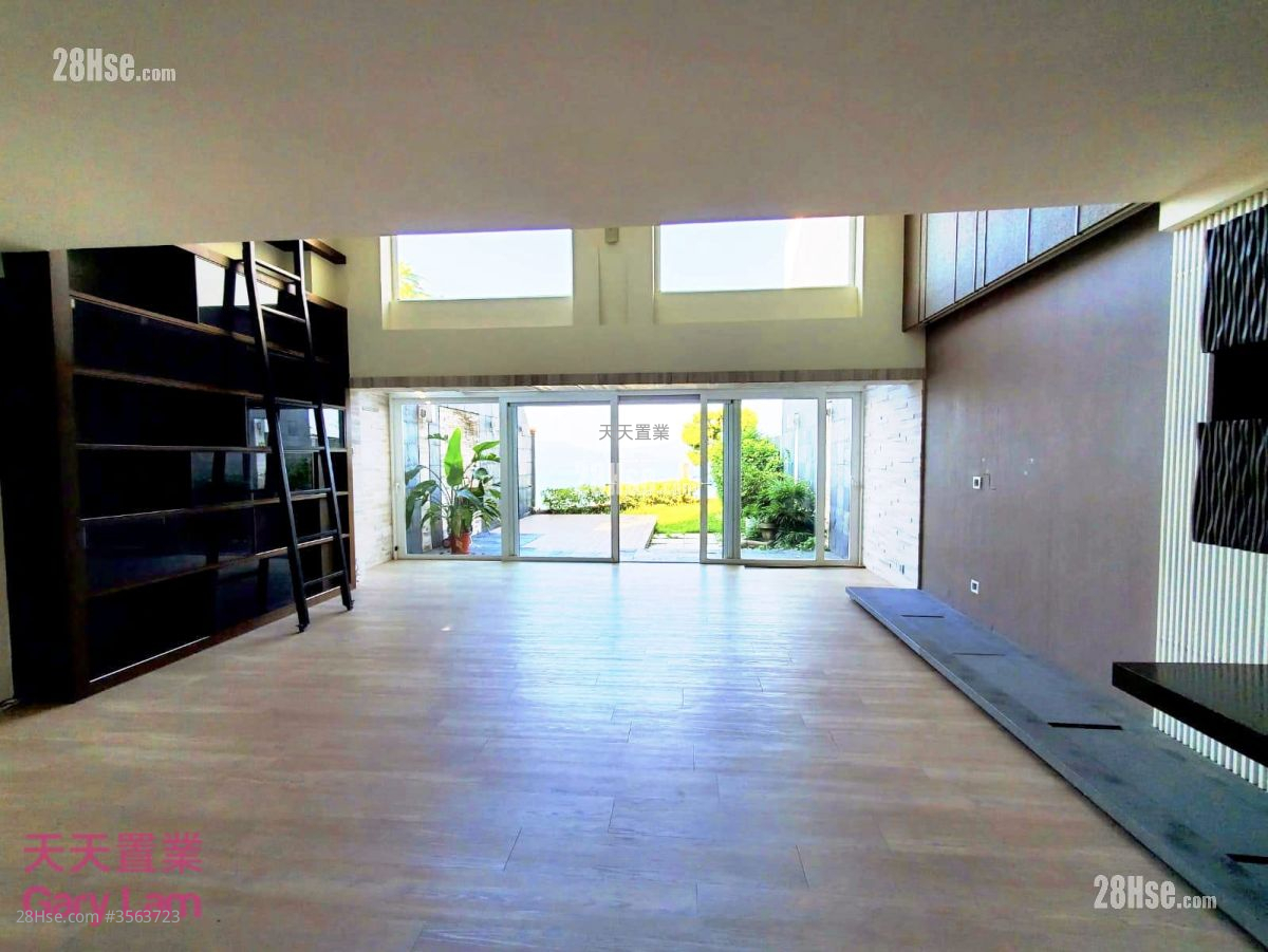 Silver Strand Lodge Rental 3 Bedrooms , 3 Bathrooms 1,893 ft² Silver Strand Lodge Rental 3 Bedrooms , 3 Bathrooms 1,893 ft²