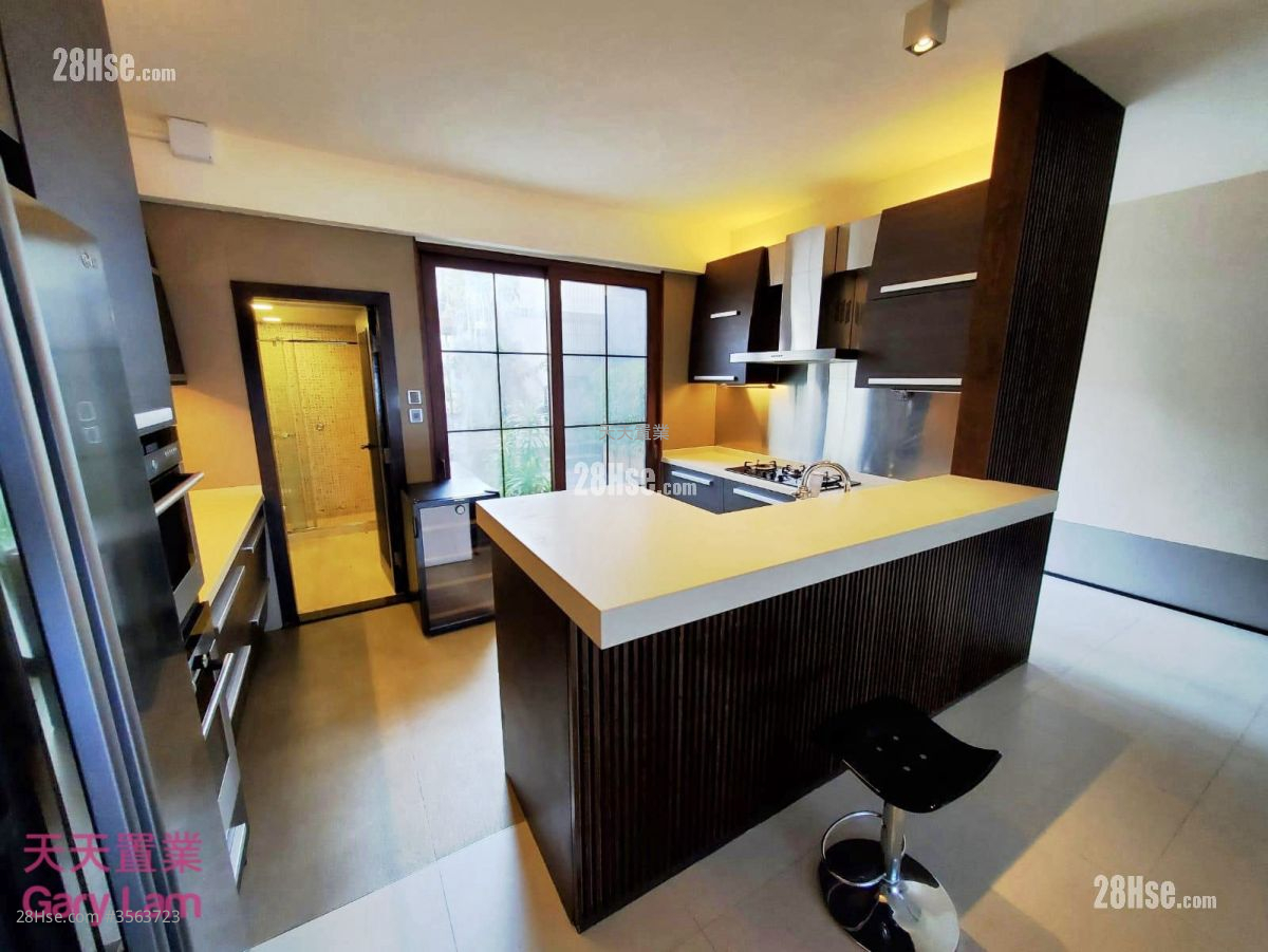 Silver Strand Lodge Rental 3 Bedrooms , 3 Bathrooms 1,893 ft² Silver Strand Lodge Rental 3 Bedrooms , 3 Bathrooms 1,893 ft²